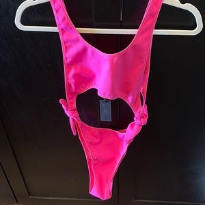 Kendall + Kylie Revolve cutout hot pink one piece swimsuit size Small NWT